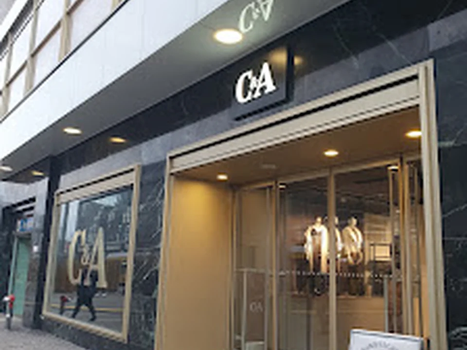 Änderungsatelier Ceylan Mityasoğlu, im C&A Store, 1. Obergeschoss, Alexanderplatz 1, 10178 Berlin