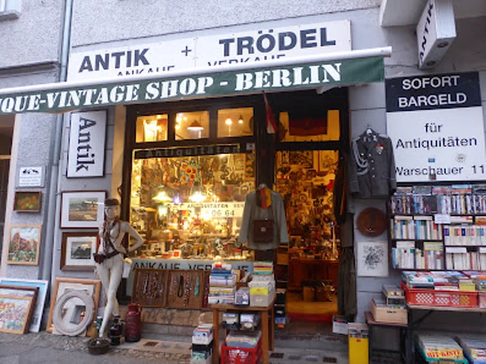 Antik & Trödel - Antique Vintage Shop Berlin Germany
