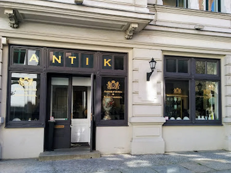 Foto de Antiquitäten und Kunsthandel Rumanli