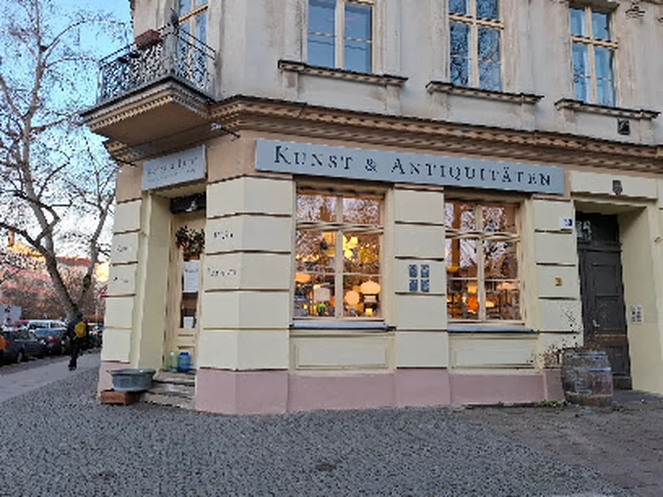 Kunst-a-Bunt am Kollwitzplatz Antiquitäten Lampen