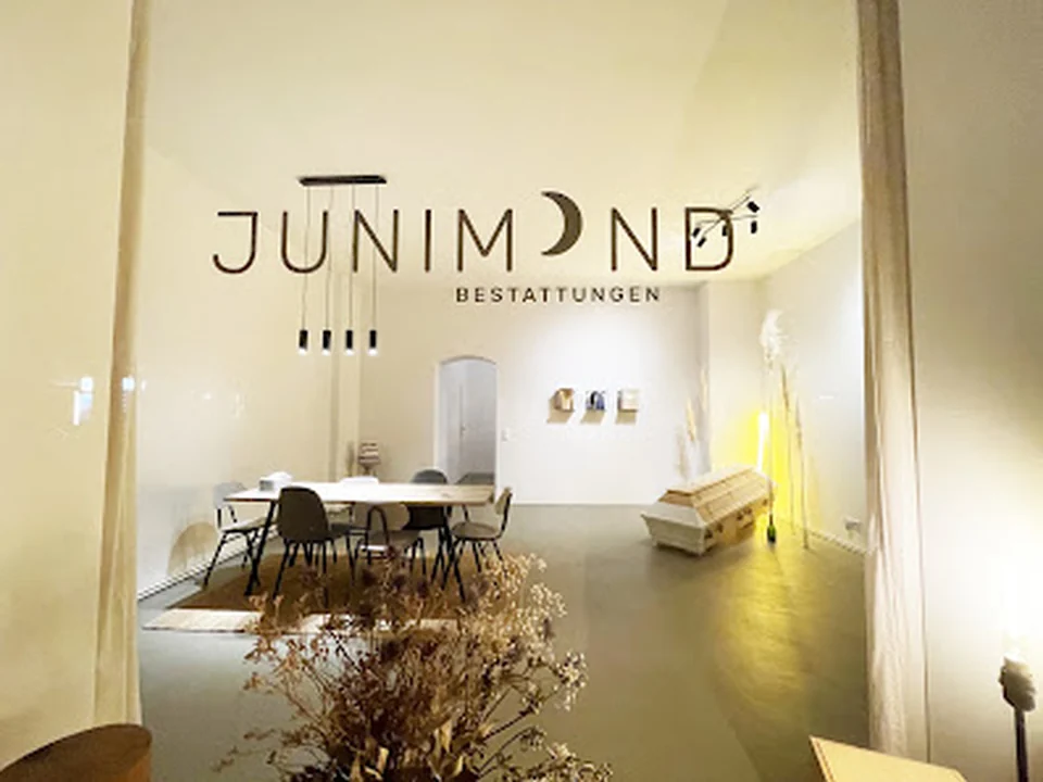 Junimond Bestattungen, Berlin