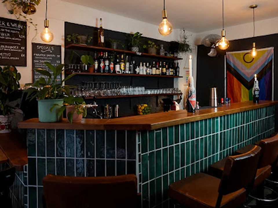 Curly Bar, Berlin