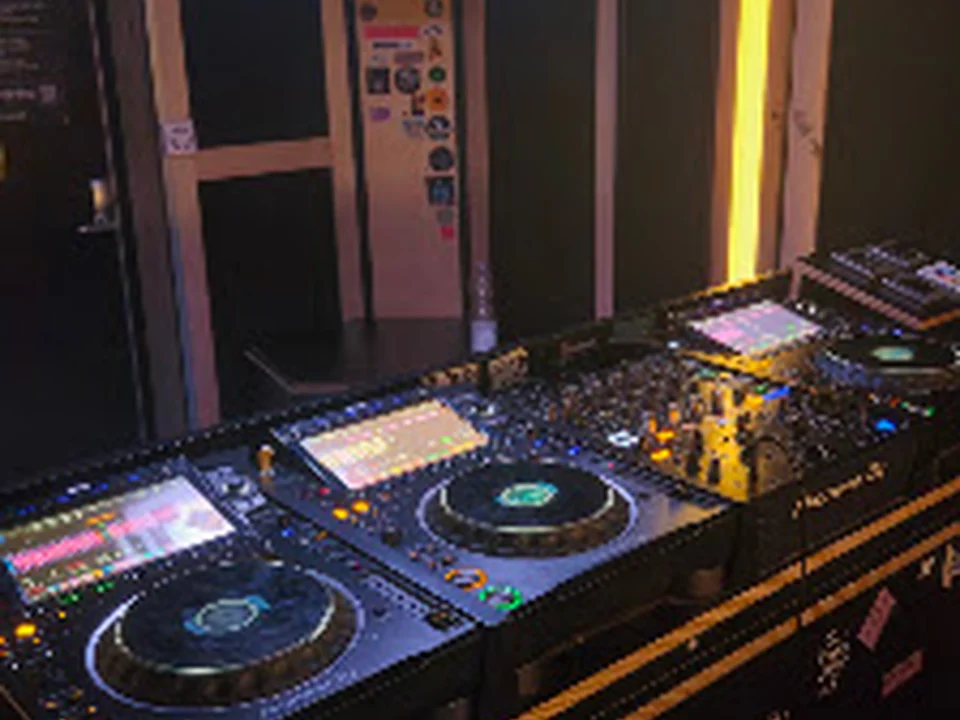 PIRATE.COM - Proberäume und Tonstudios, Berlin