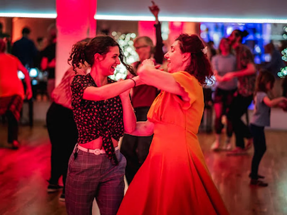 Tanzschule MAXIXE | Deine Tanzschule in Berlin