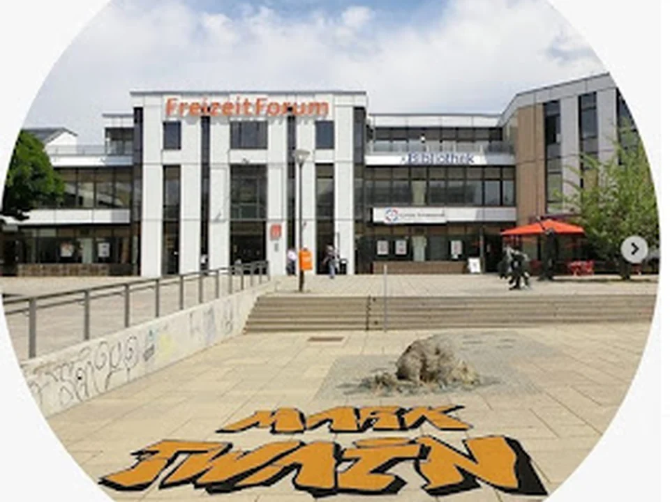 Bezirkszentralbibliothek Marzahn-Hellersdorf "Mark Twain" und Musikbibliothek, Berlin