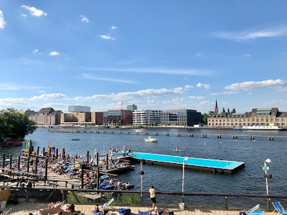 Badeschiff | Freizeit Bad, Berlin