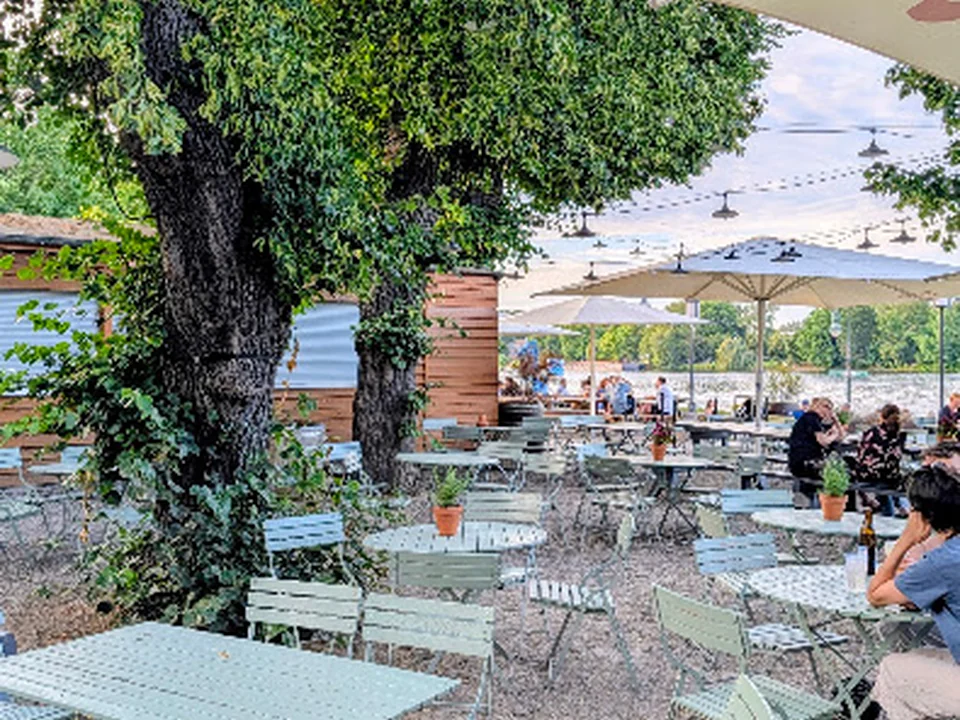 Zenner Biergarten und Weingarten, Berlin