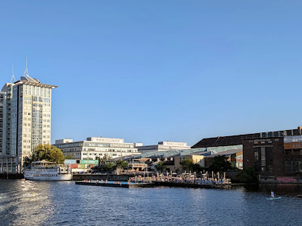 MS Hoppetosse, Berlin