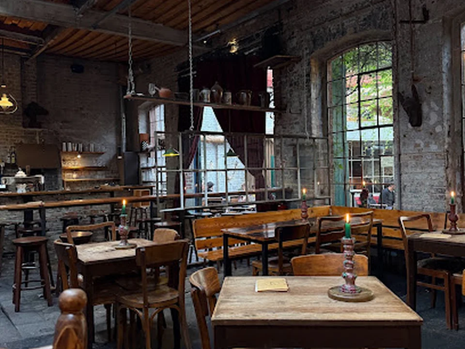 Zosse • Bar / Biergarten, Berlin