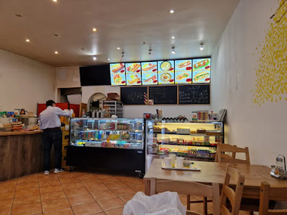 Imbiss & frisches Afghanisches Brot, Berlin