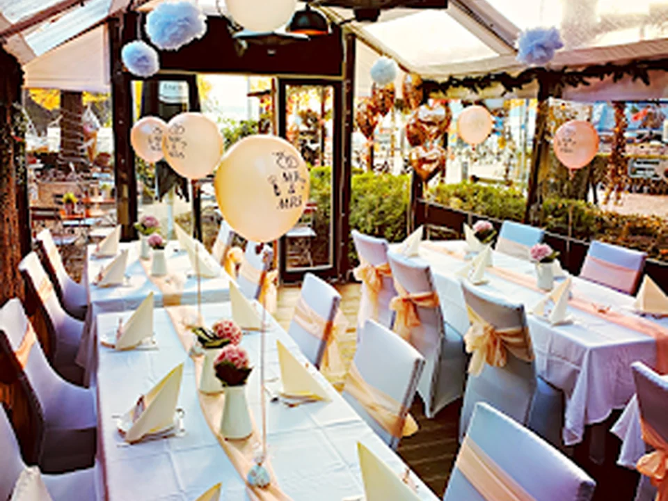 Emma & Paul's Biergarten / Eiskrem Hausgemacht, Berlin