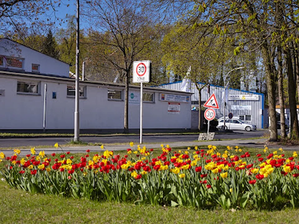 Süß GmbH Karosserie- und Lackierzentrum - Tesla Approved Body Shop, Berlin