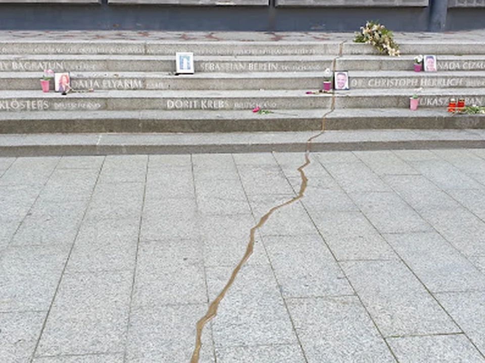 Mahnmal "Goldener Riss", Berlin