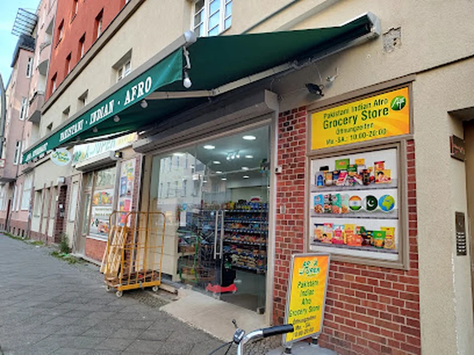 Apna Supermarkt : Indian Pakistani Afro Grocery Store, Berlin