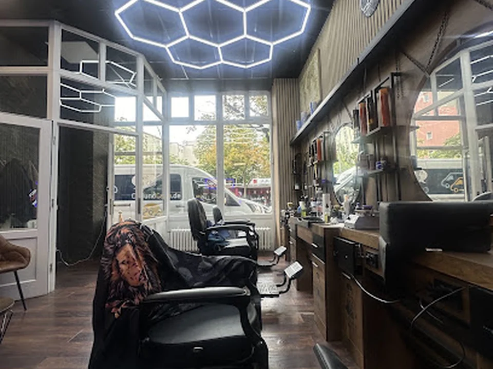 Barbershop Roi Özer, Berlin