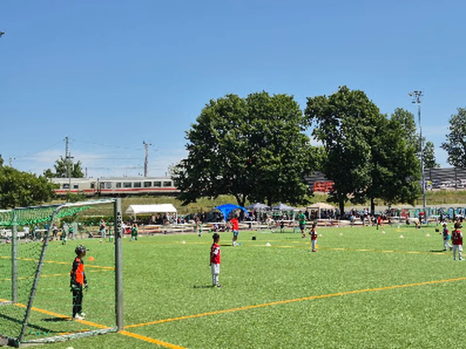 Sportplatz Hauffstraße, Berlin