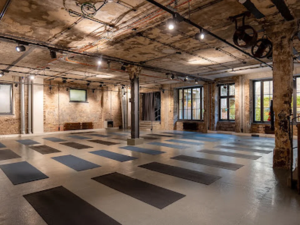 YOGA REBELLION – Berlin Mitte