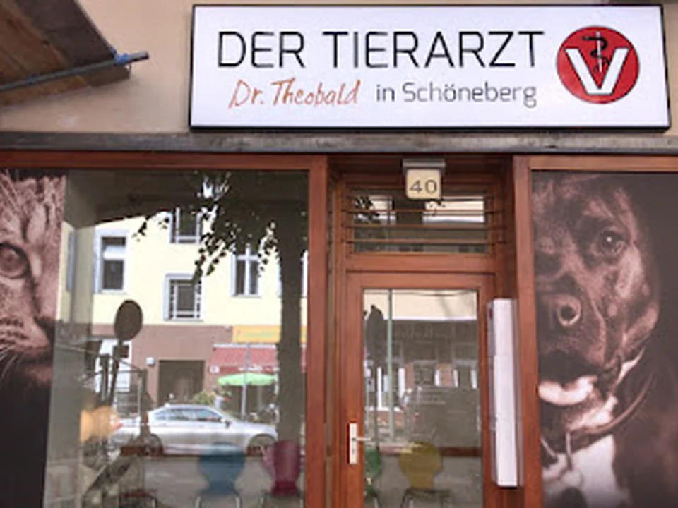 DER TIERARZT Dr. Theobald in Schöneberg, Berlin