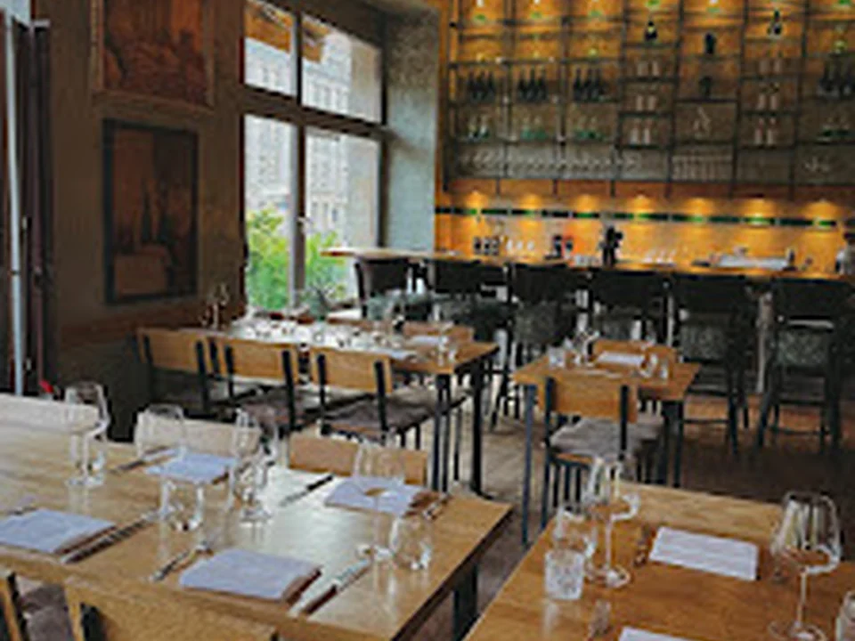 Rotisserie Weingrün, Berlin