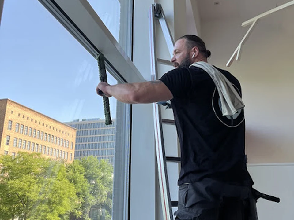 Die Fensterputzer Berlin - Sven Clemens