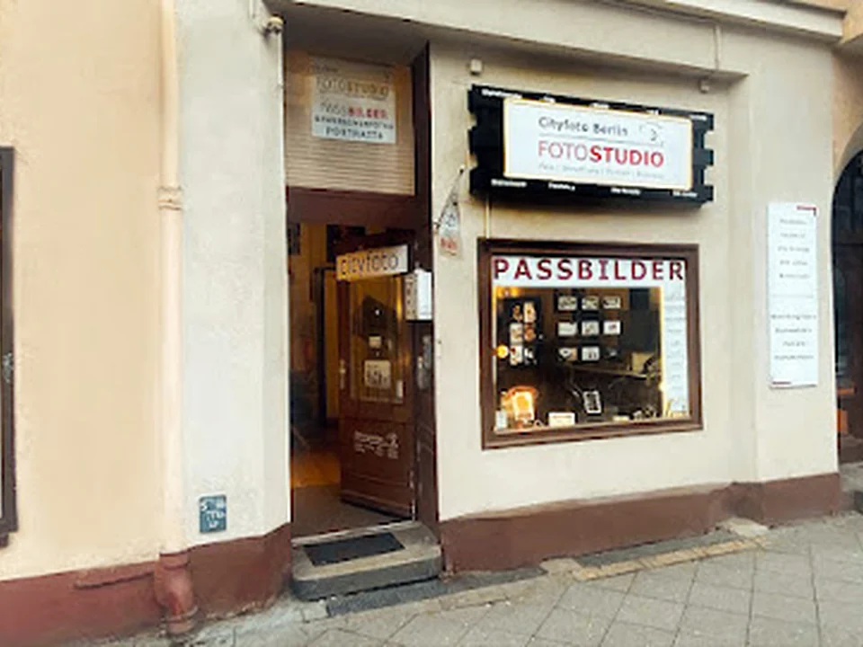 Cityfoto Berlin – Fotostudio für Passbilder, Bewerbungsfotos, Businessportraits & Videoüberspielung