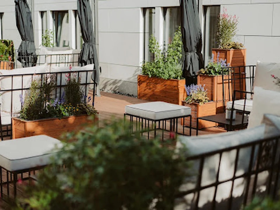 Secret Champagne Garden, Berlin