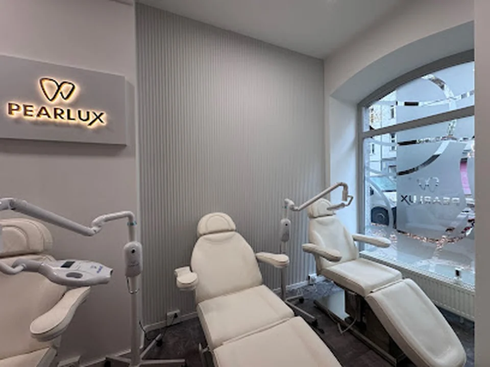 PEARLUX Bleaching Zahnaufhellung, Berlin