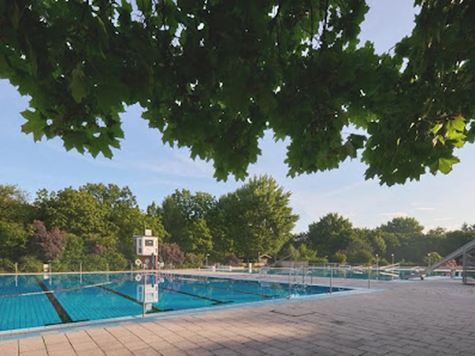 Sommerbad Wuhlheide - Berliner Bäder