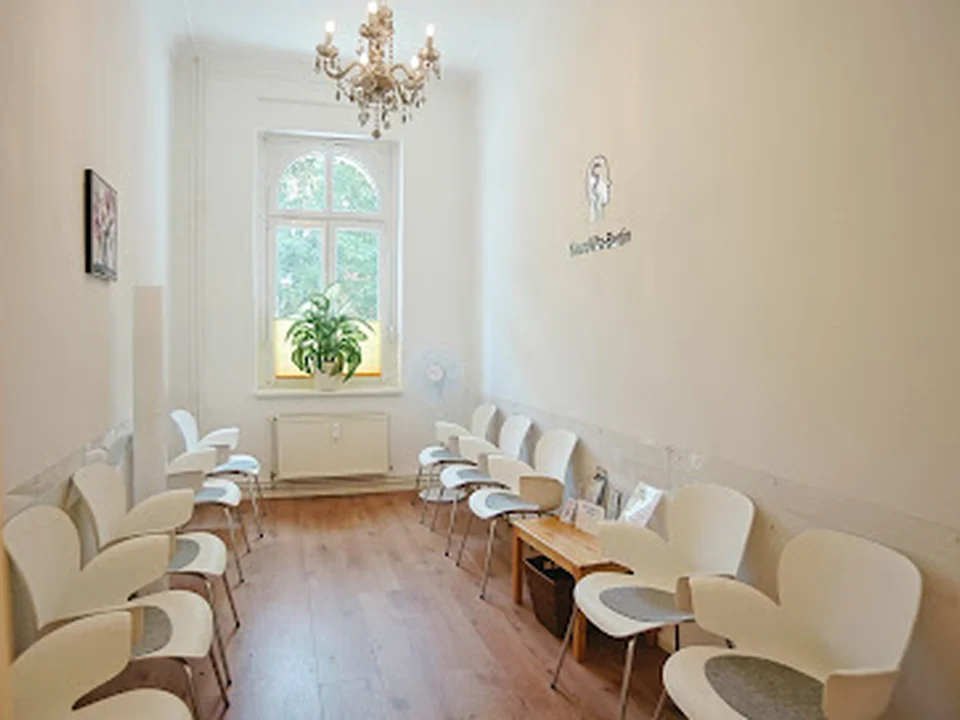 NeuroVita - Berlin - Dr. Hasanov Kanan