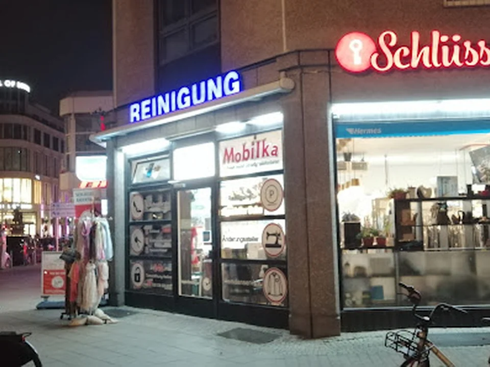 DRESS WERK EXPRESS Reinigung Änderungsschneiderei Schlüsseldienst Personalisierung Lasergravur Autoschlüssel Schuhreparatur, Berlin