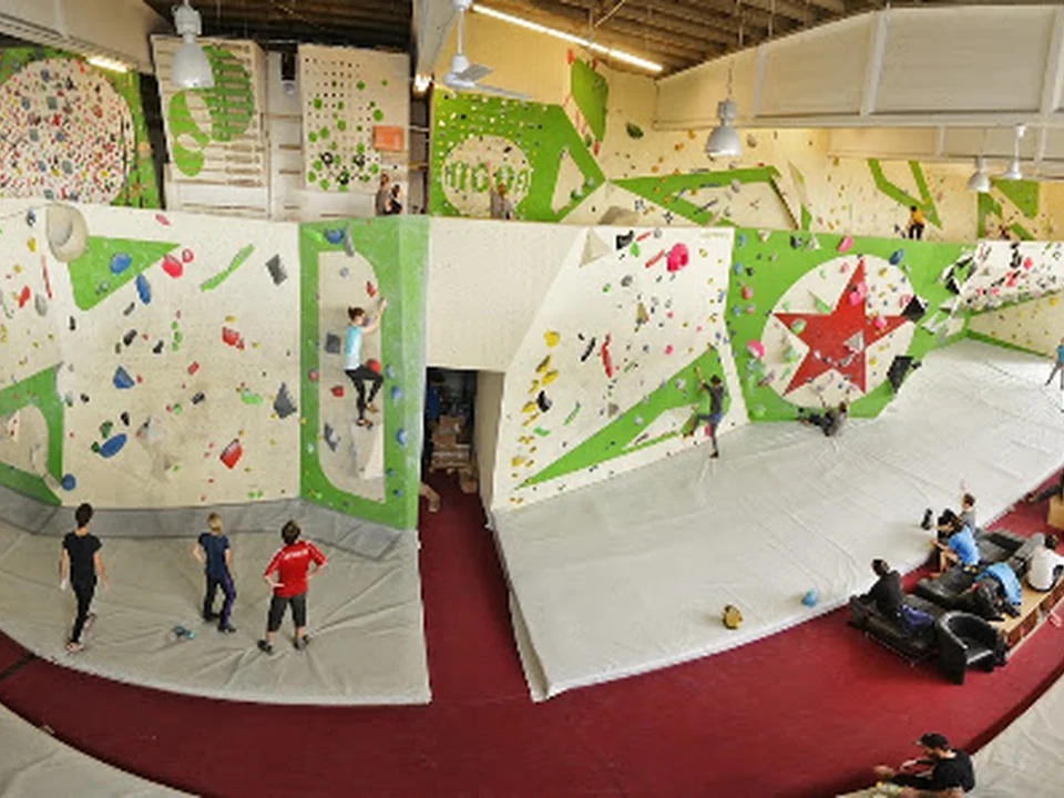 Ostbloc Boulderhalle, Berlin