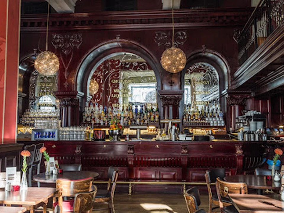 Grand Bar Cafe Restaurant Bar, Berlin