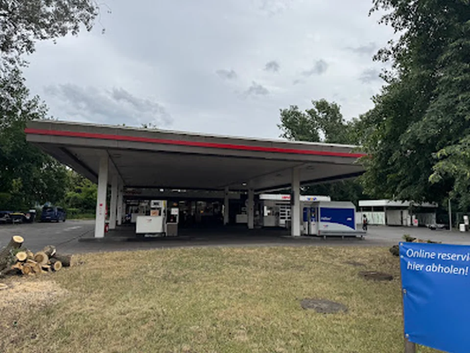 TotalEnergies Tankstelle, Berlin