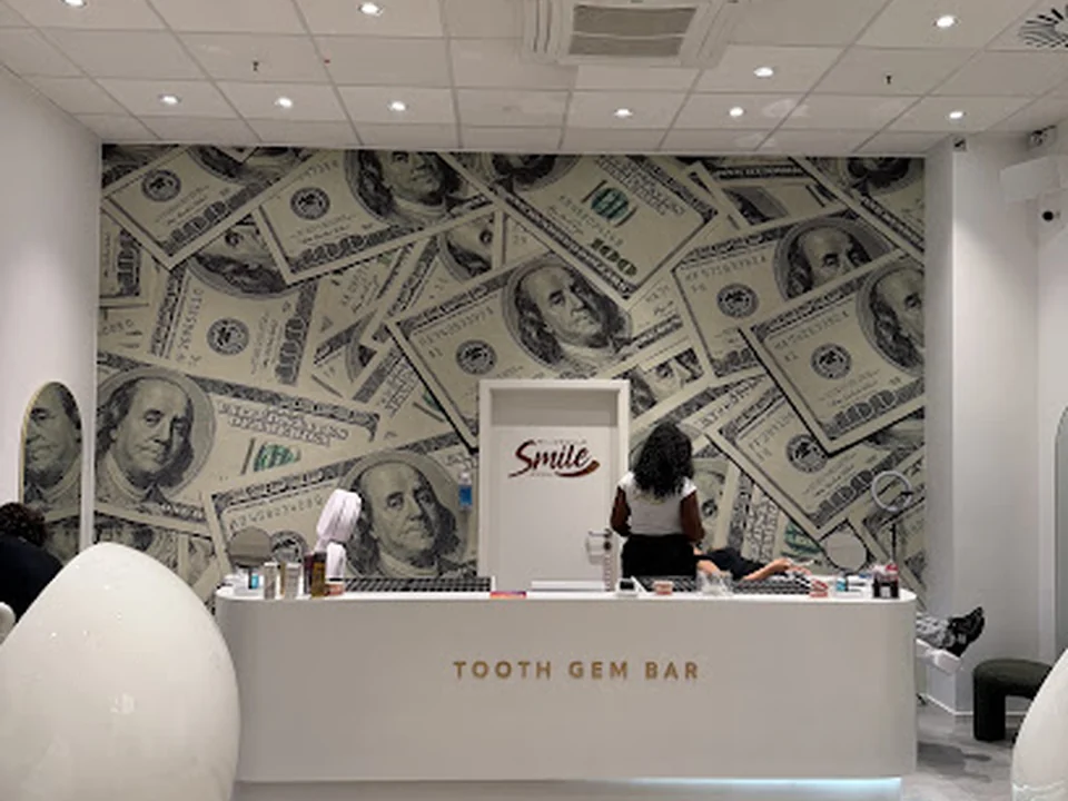 Milliondollar Smile by PP Royal, Berlin