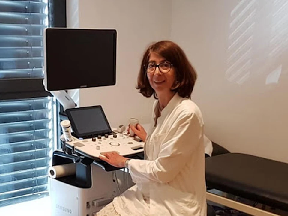 Dr. med. Roya Nasseri, Fachärztin für Innere Medizin Endokrinologie / Diabetologie (DDG), Berlin