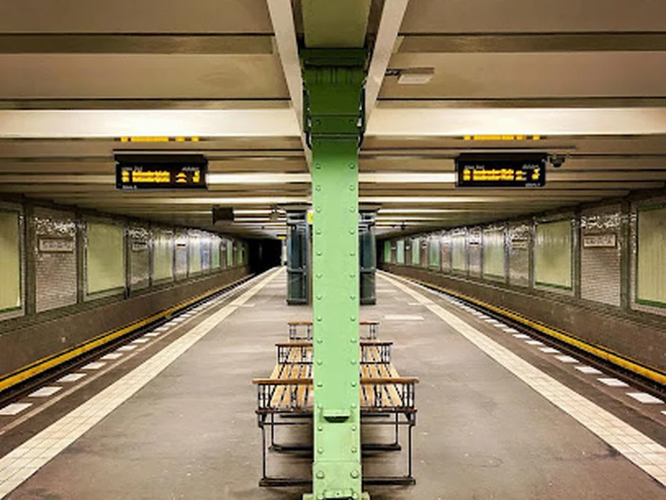 Viktoria-Luise-Platz, Berlin