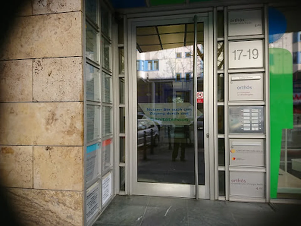 Herr Dr. med. Karsten Moeller, Berlin