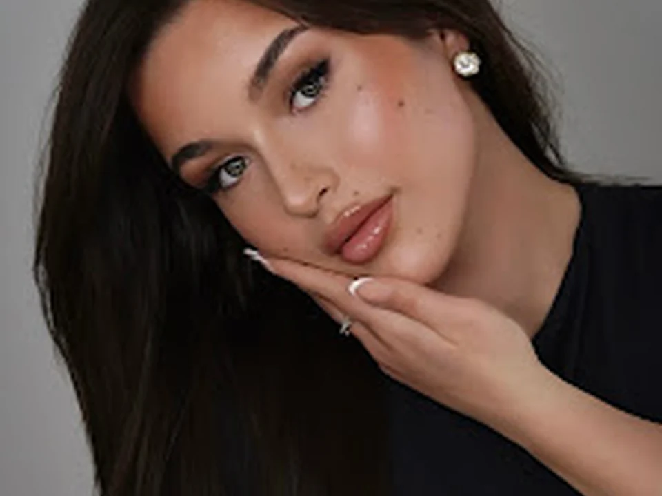 The Lash Quartier | Berlin | Kosmetikstudio | zert. Lash- und Browstylistin: Celina - Antonia Rausch