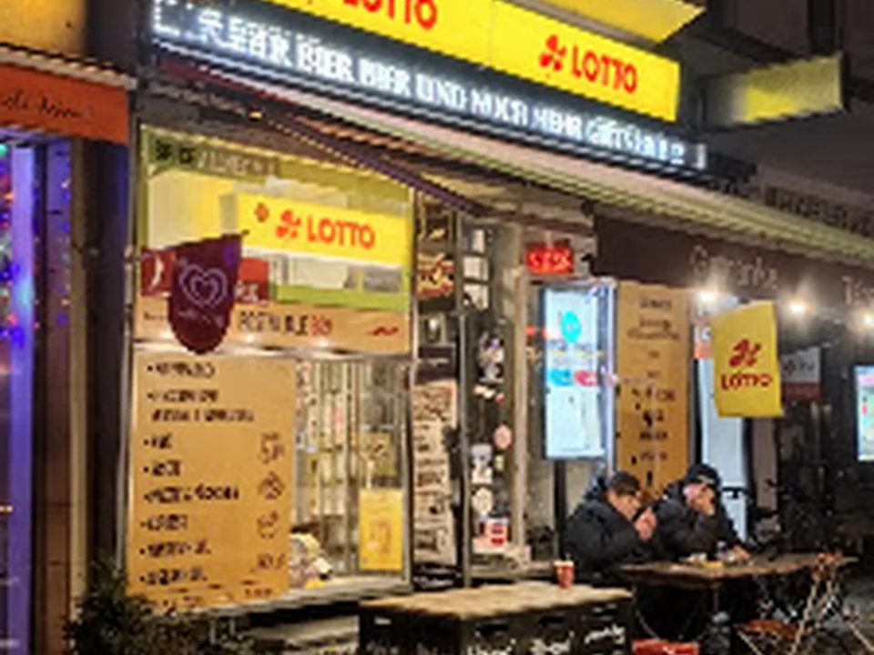Kiez Shop Lotto Toto Kiosk, Berlin