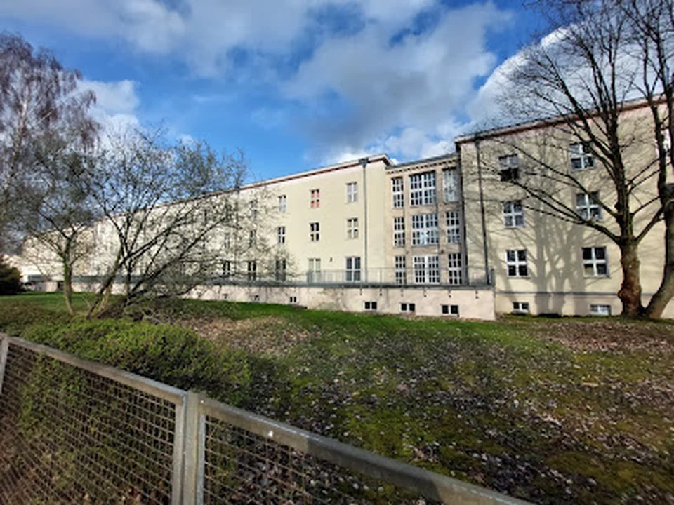 Wohnheim Oberfeldstraße (Victor Jara), Berlin