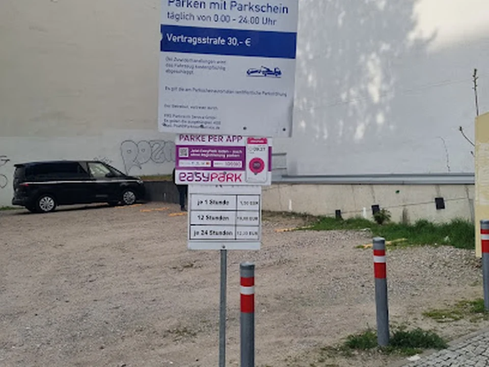 PKW - Parkplatz, Berlin