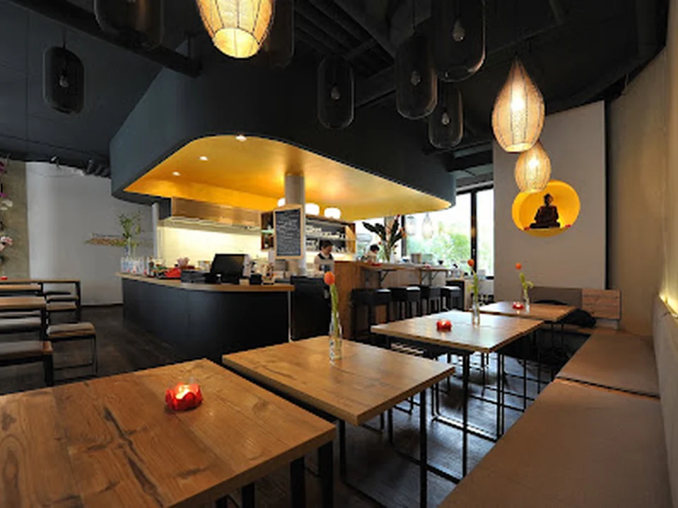 Cô Chu, Berlin
