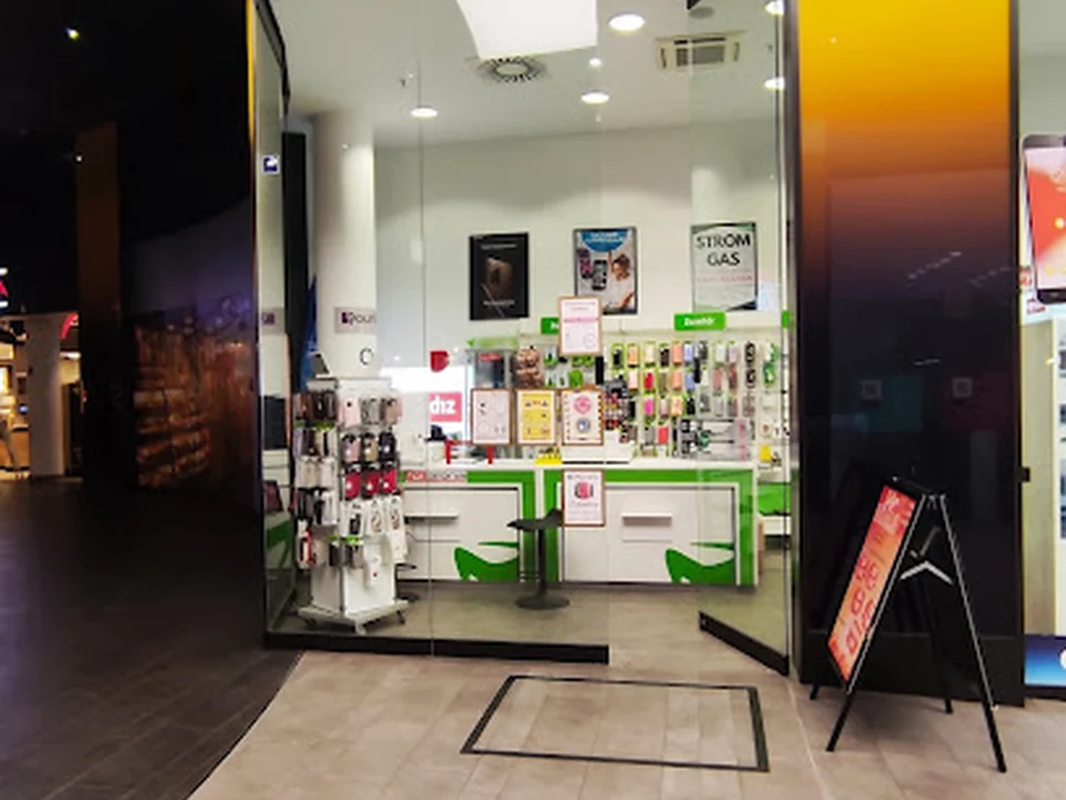 telarena Mobilfunkshop in Berlin Moabit, Verträge Zubehör und mehr