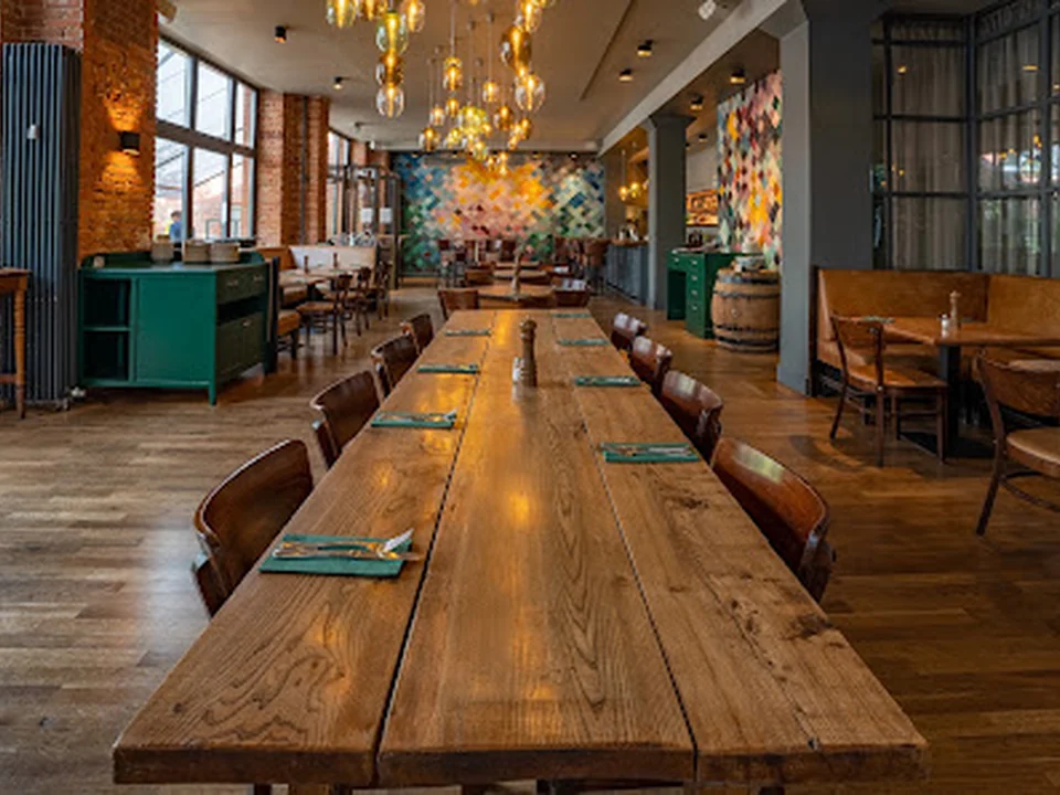 Schnitzelei Mitte, Berlin